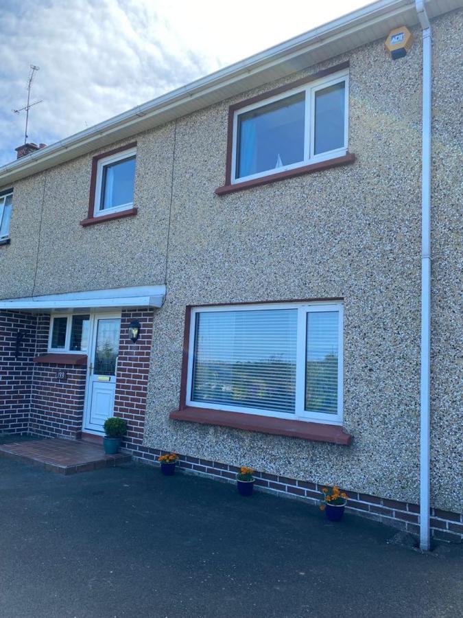Sea House, Castlerock - Hosts 6, 3 Bedroom House Exterior photo
